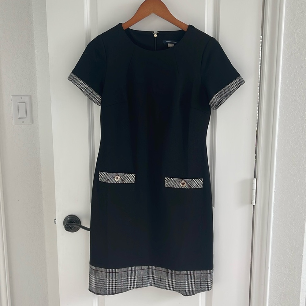 Black Tommy Hilfiger size 2 black dress with plaid lining